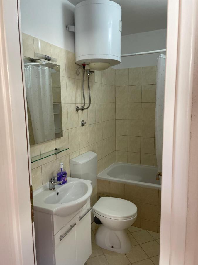 Apartment Dado Dugi Rat Eksteriør billede